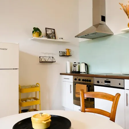 公寓 Stilvolles Apartment Im Zentrum Mit Parkplatz *