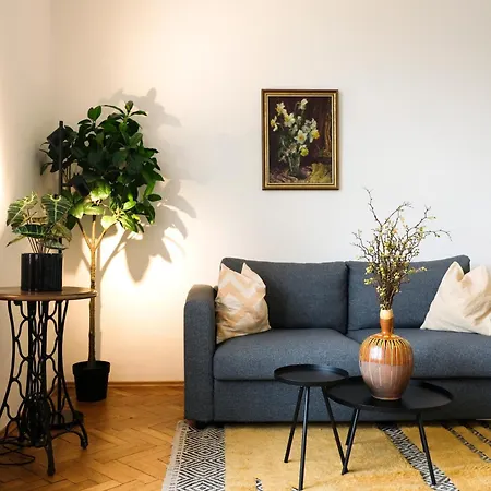 City Center Boutique Apartment 7 - Free Parking - Schlossberg View - By Casa Momo * Graz