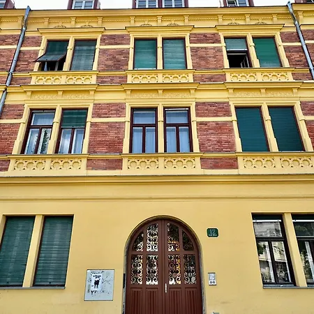 公寓 Stilvolles Apartment Im Zentrum Mit Parkplatz 格拉茨