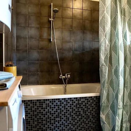 City Center Boutique Apartment 7 - Free Parking - Schlossberg View - By Casa Momo Appartement