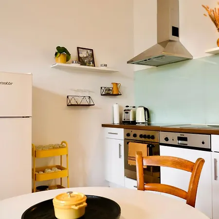 Historic City Center Boutique Apartment 7 - Free Parking - Schlossberg View - By Casa Momo Graz